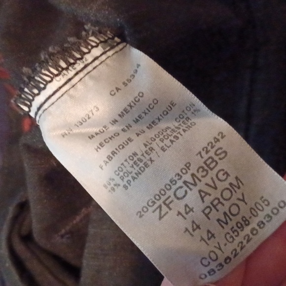 💙🐾Black Cropped Pants - Picture 6 of 9